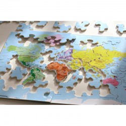 Puzzle Michèle Wilson 50 Pièces "Carte du monde" - Découpé à la Main - En cours de composition
